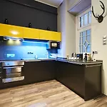 Location Yellow-black Lejlighed
