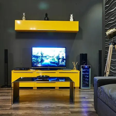 Appartamento Location Yellow-black