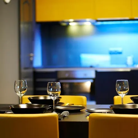 Location Yellow-black * בודפשט