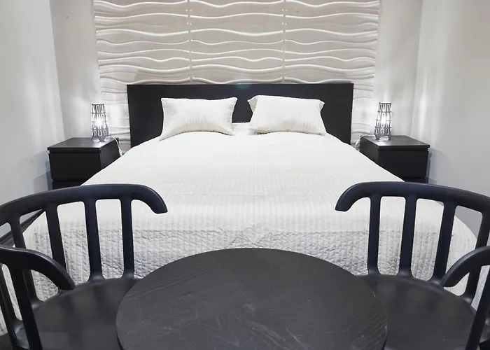 Apartament Location Yellow-black *