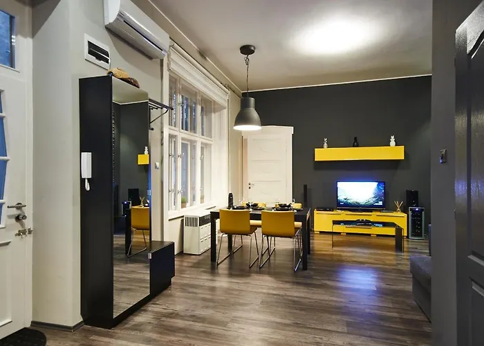 Location Yellow-black Будапешт