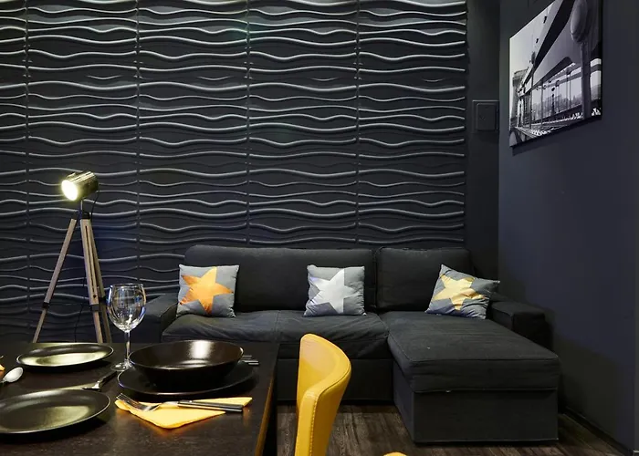 Location Yellow-black Apartament *