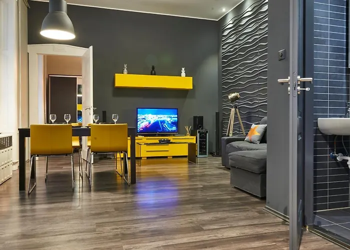 Location Yellow-black Budapest